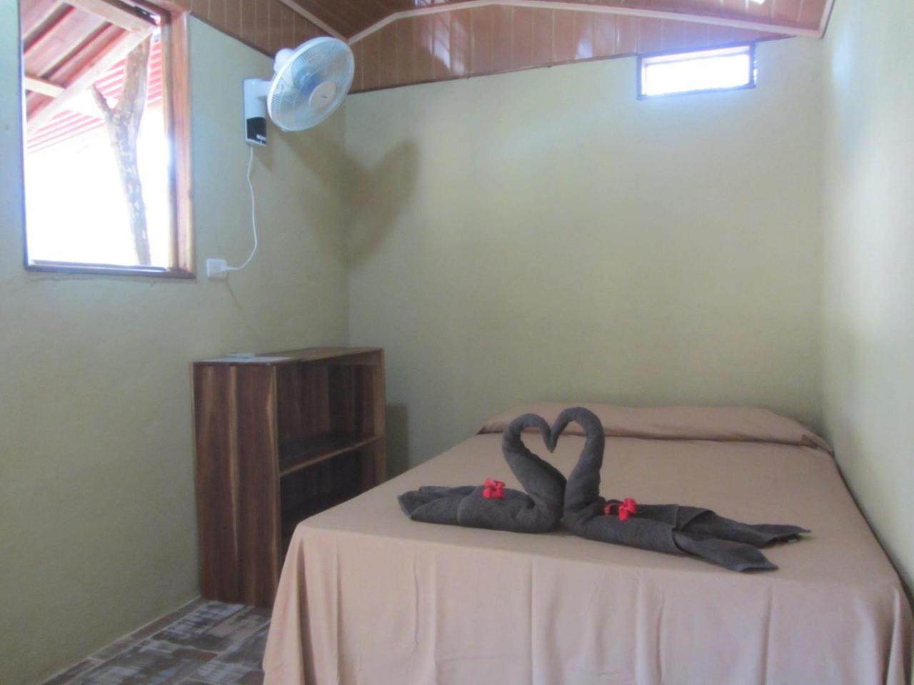 El Gecko & Tours 2*